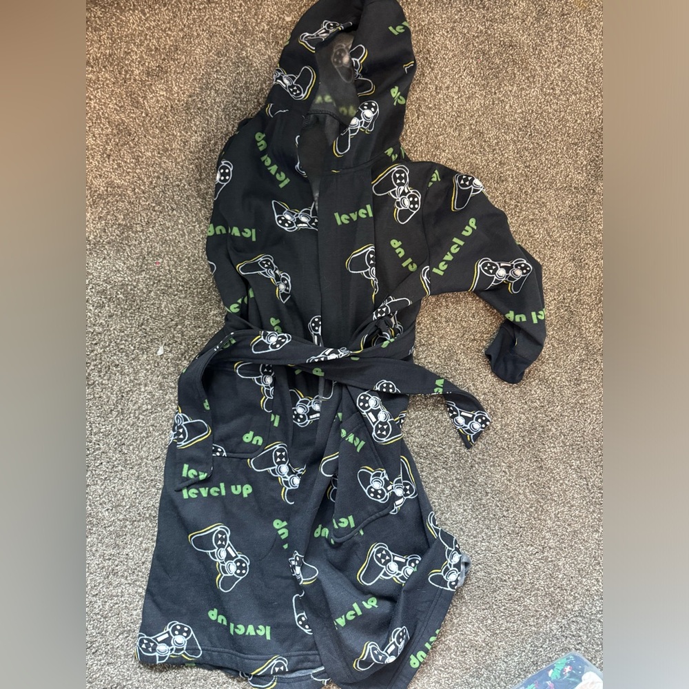 Boys video game bath robe